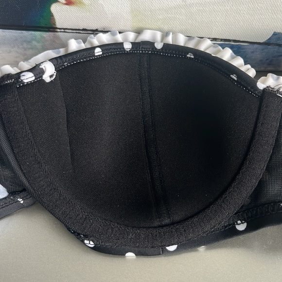 Victoria’s Secret Black & White Ruffle Trim Strapless Bikini - Picture 6 of 10
